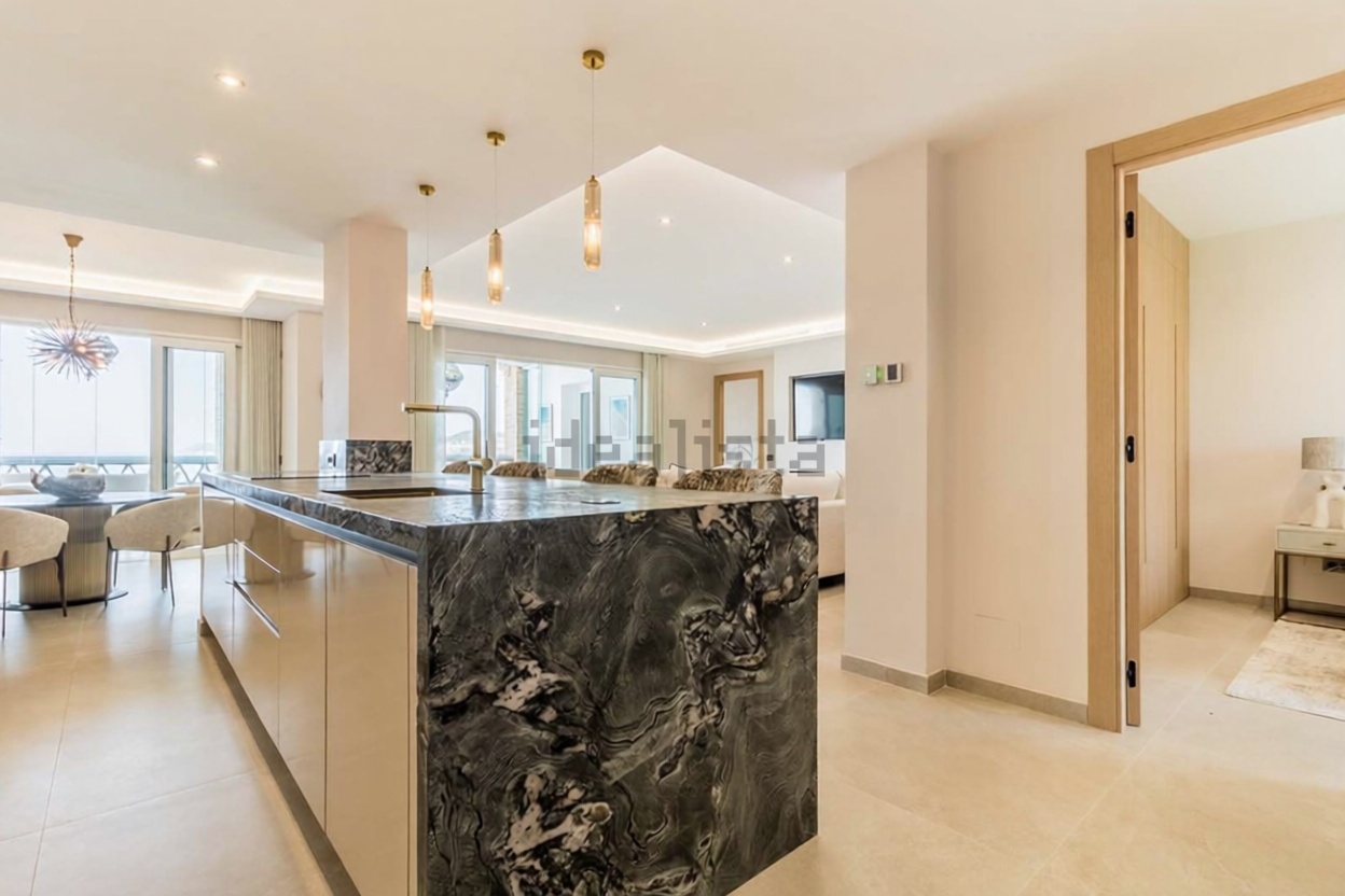 Piso en primera línea de playa en Casares — Cocina