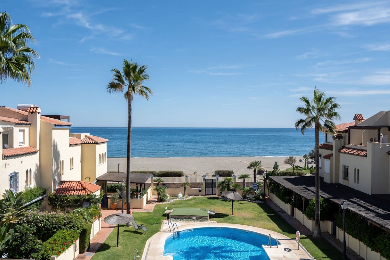Chalet avec accès direct à la plage à Casares — Vue mer