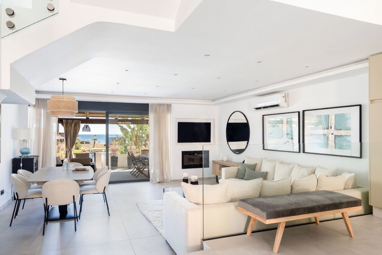 Chalet avec accès direct à la plage à Casares — Séjour