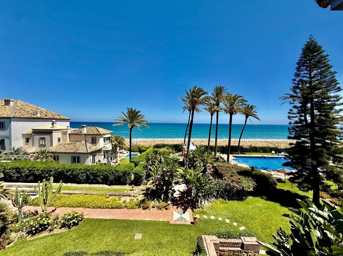 Seafront attic in Casares — Sea view