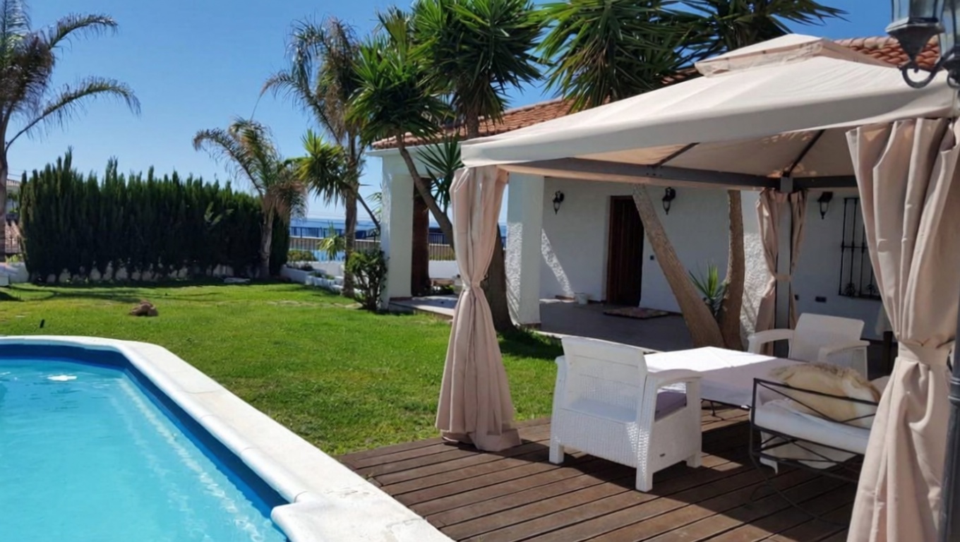 Chalet con acceso directo a playa en Estepona