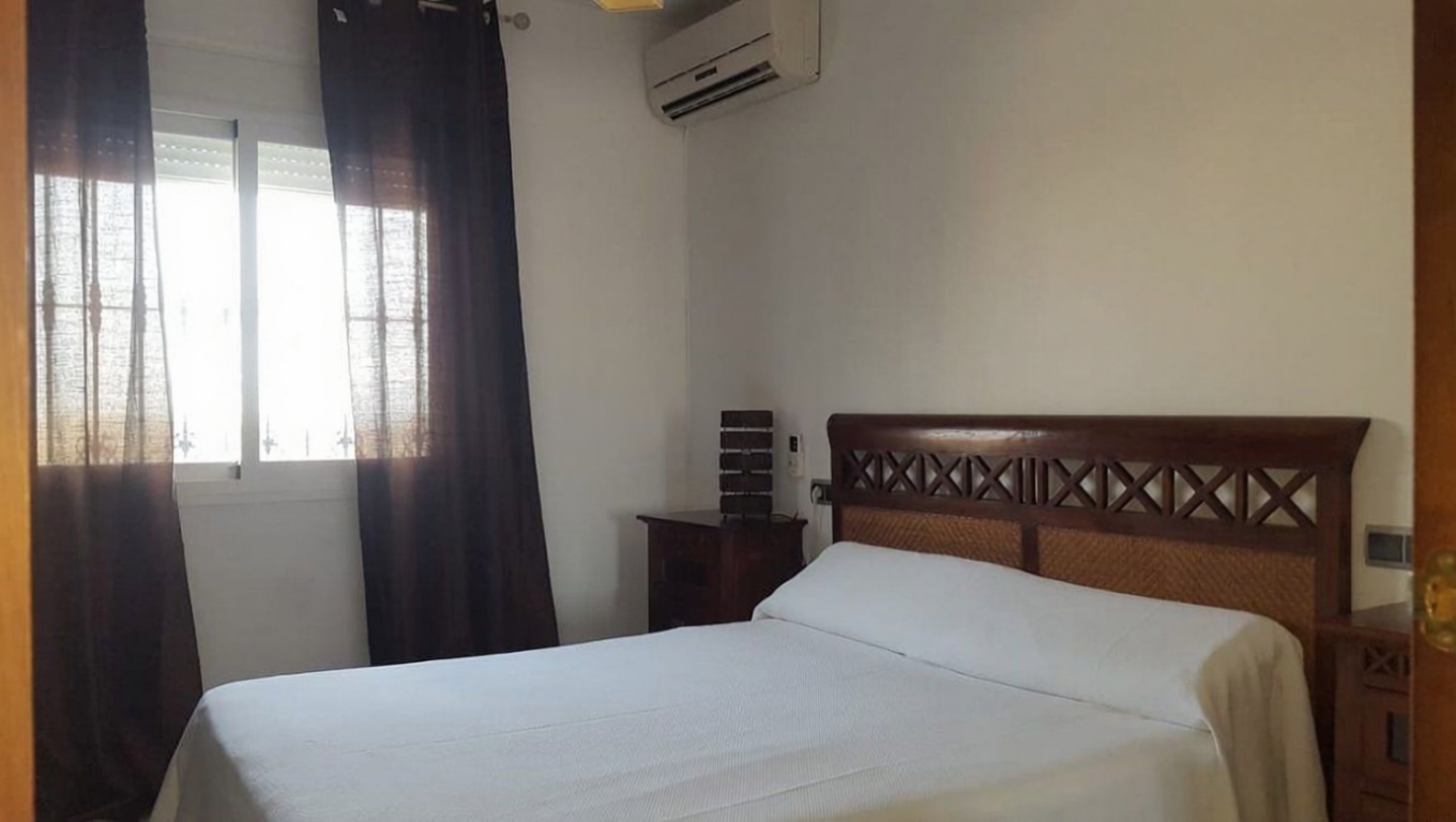 Chalet con acceso directo a playa en Estepona — Dormitorio