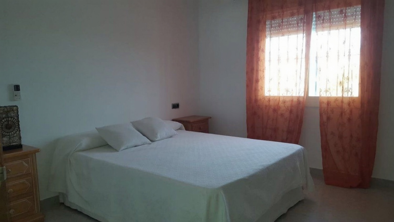 Chalet con acceso directo a playa en Estepona — Dormitorio