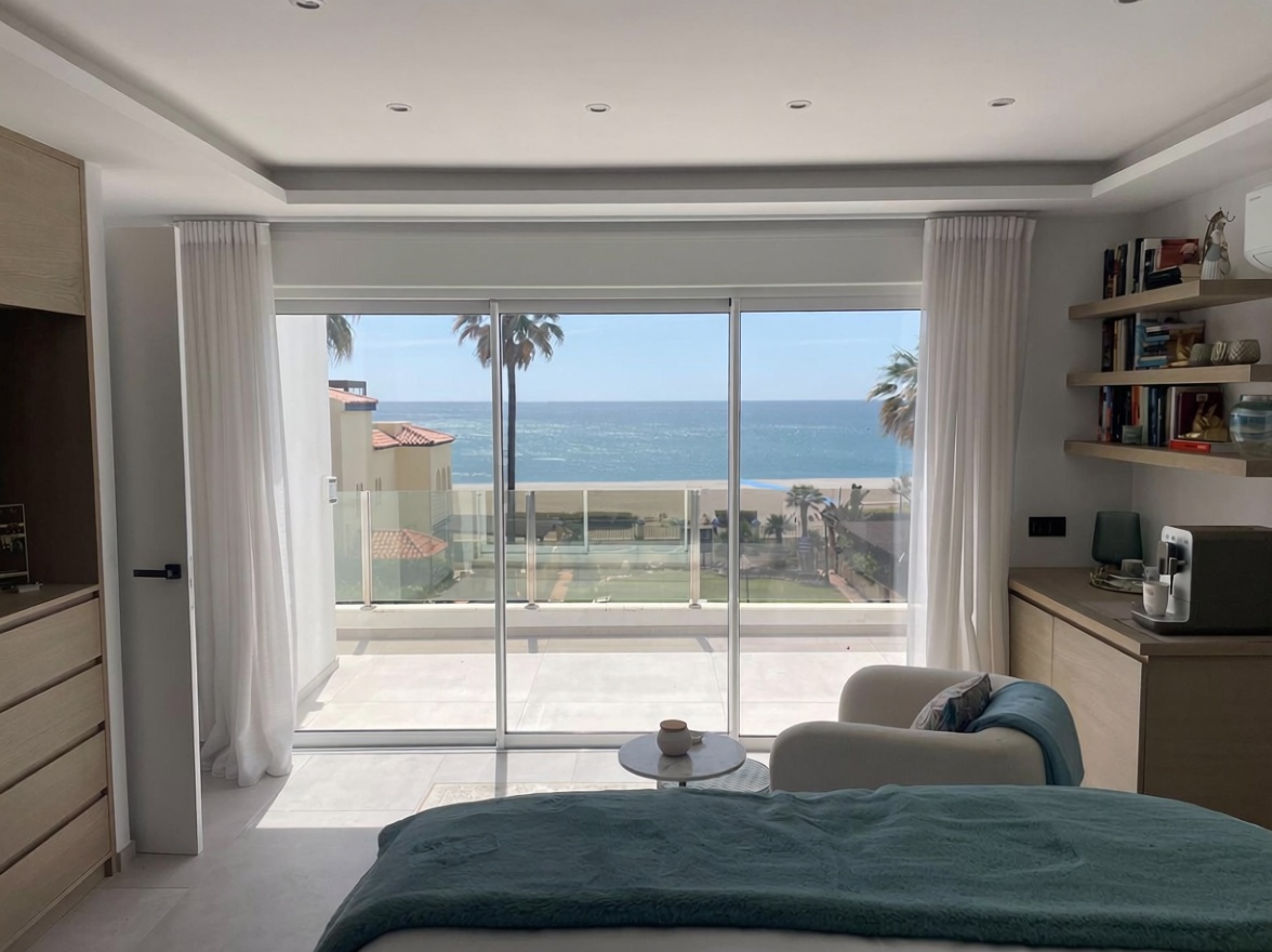 Chalet with direct beach access in Casares — Bedroom