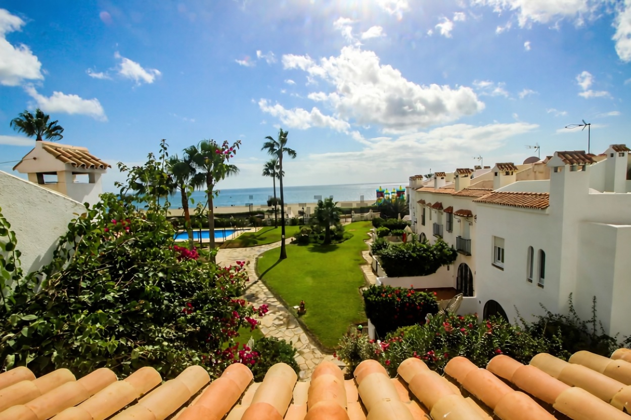 Chalet avec accès direct à la plage à Casares — Vue mer