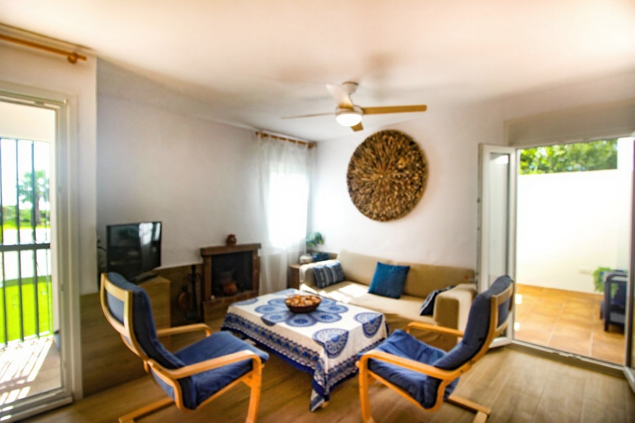 Chalet avec accès direct à la plage à Casares — Séjour