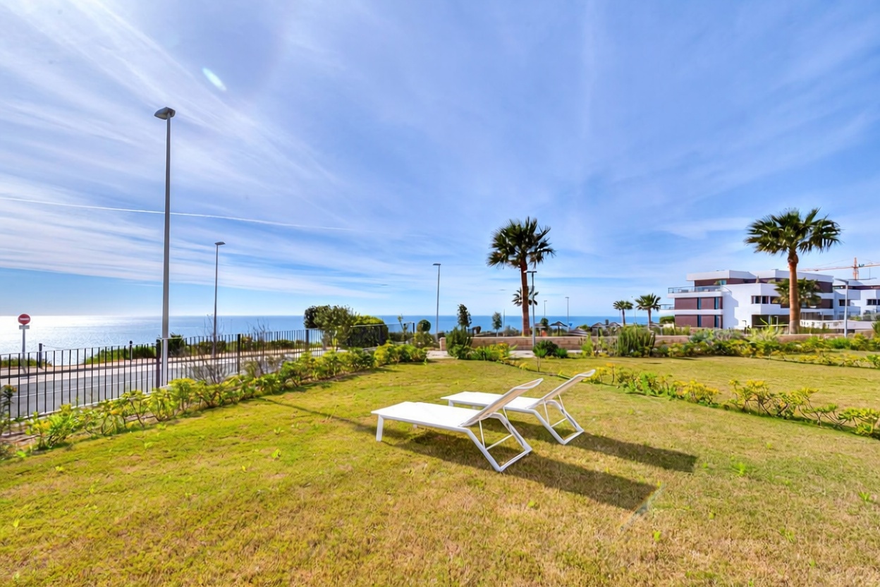 Beachfront flat in Casares — Bedroom