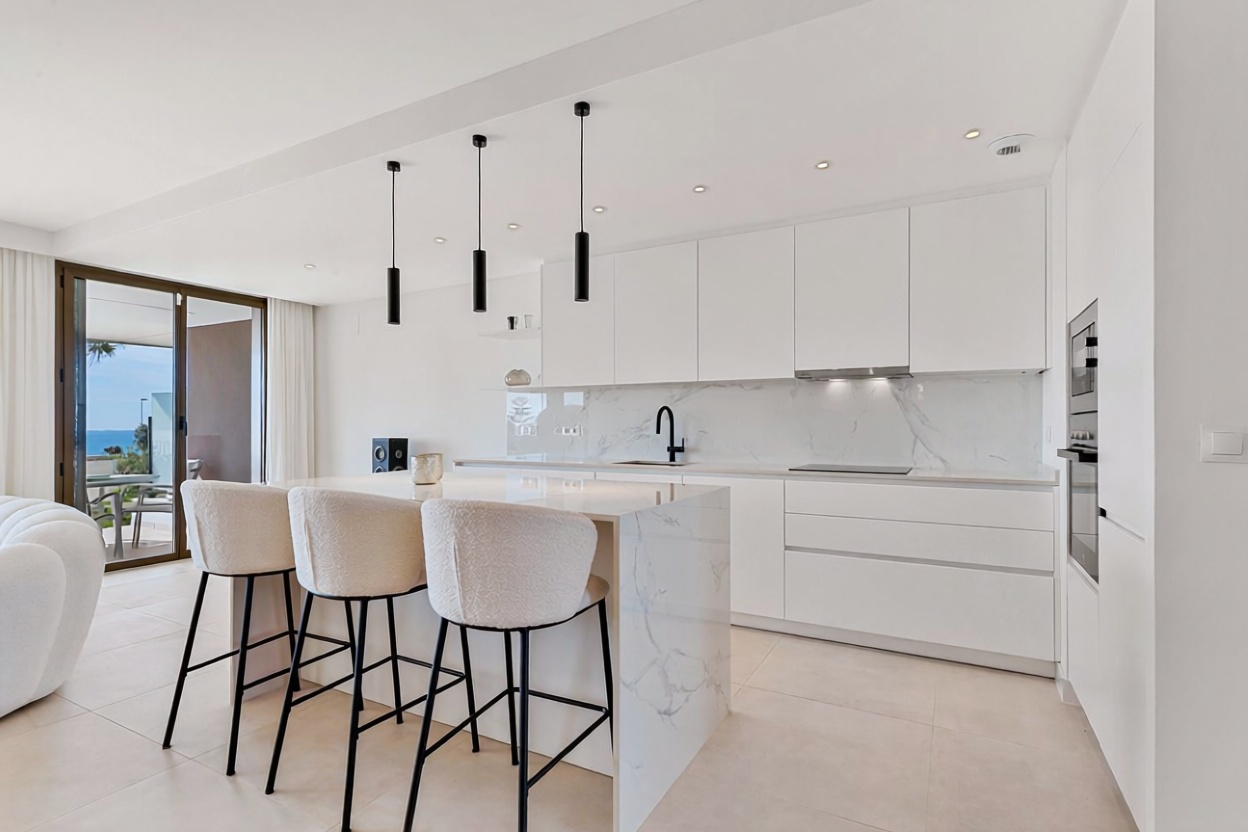 Beachfront flat in Casares — Kitchen