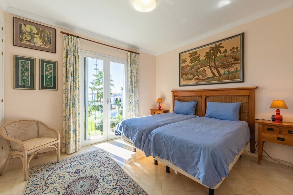 Beachfront flat in Casares — Bedroom