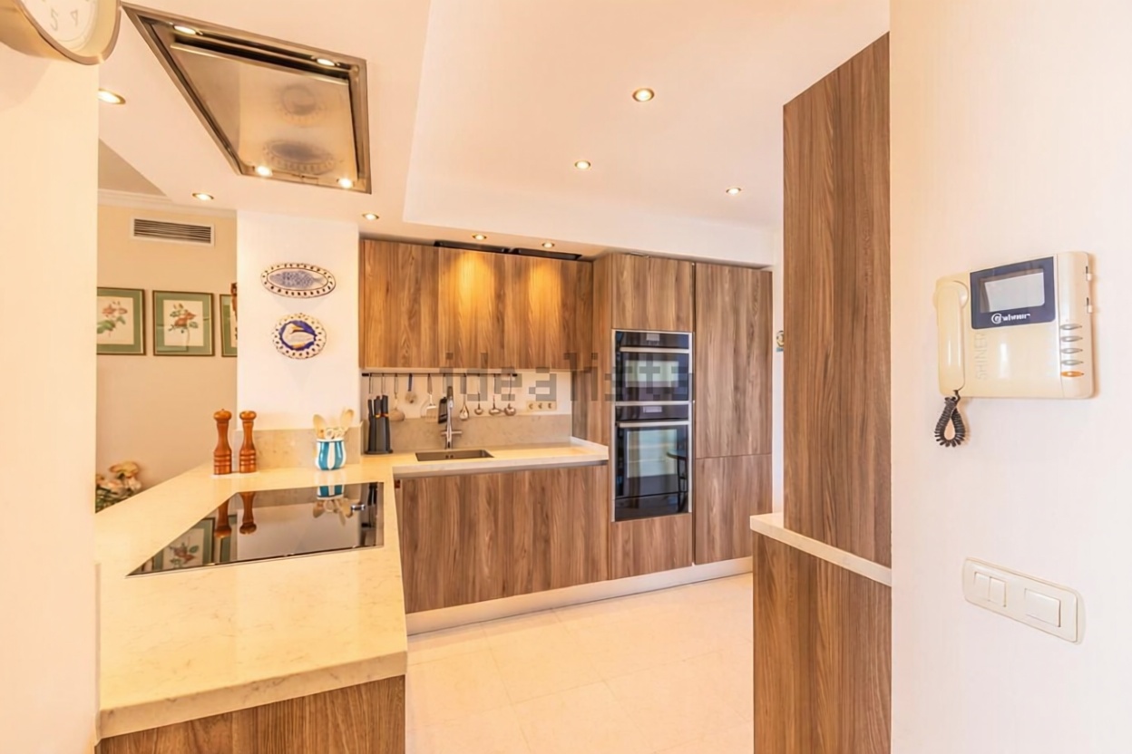 Beachfront flat in Casares — Kitchen