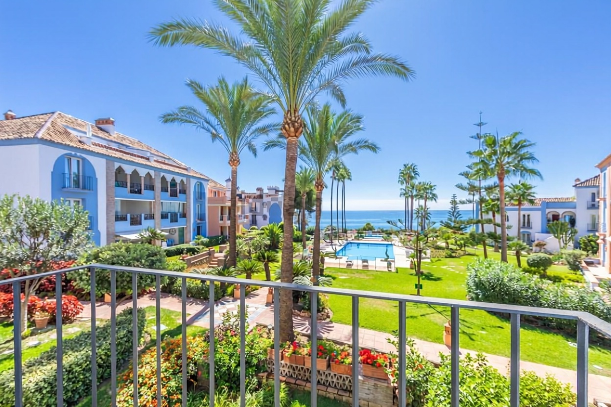 Beachfront flat in Casares — Bathroom