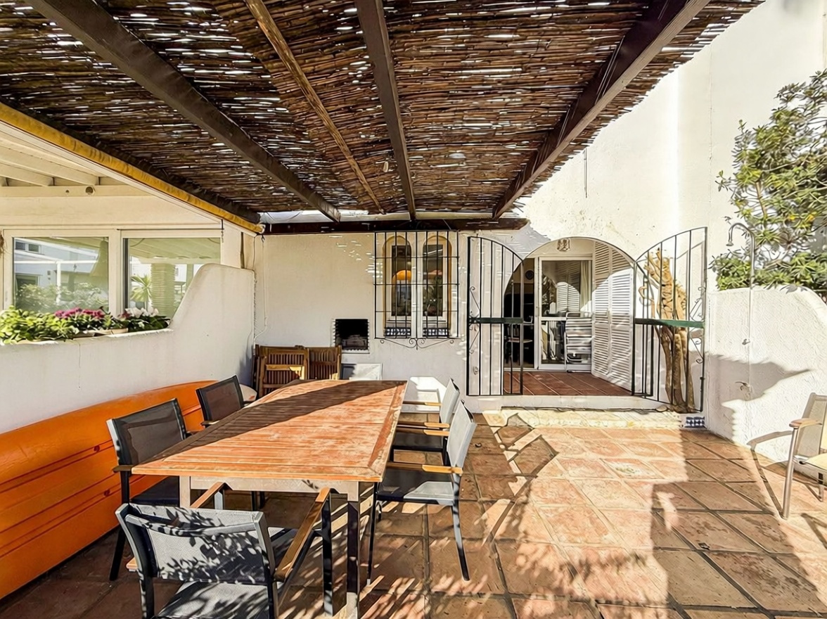 Chalet with direct beach access in Casares — Kitchen
