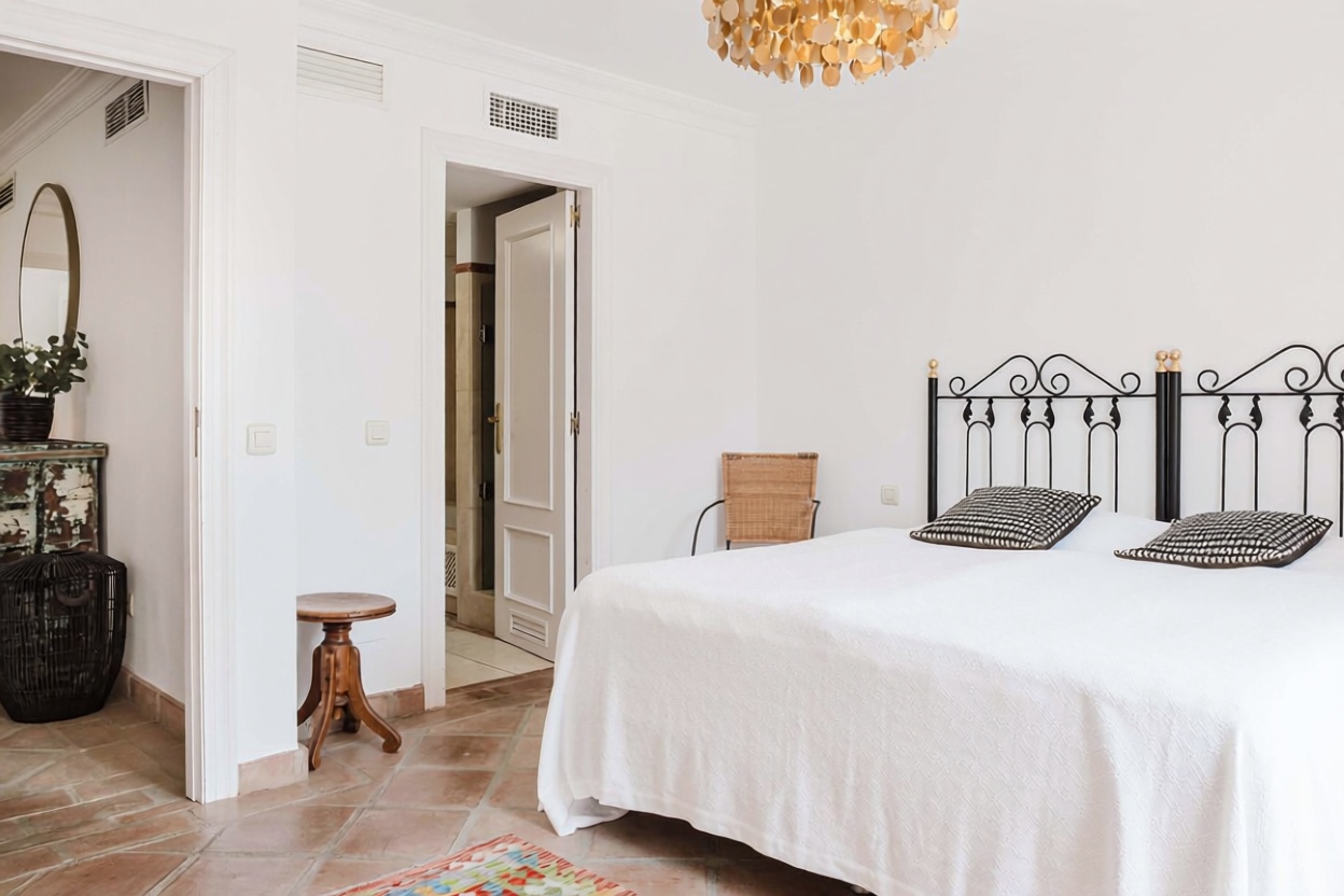 Beachfront flat in Casares — Bedroom