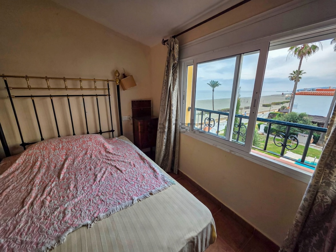 Chalet avec accès direct à la plage à Casares — Chambre