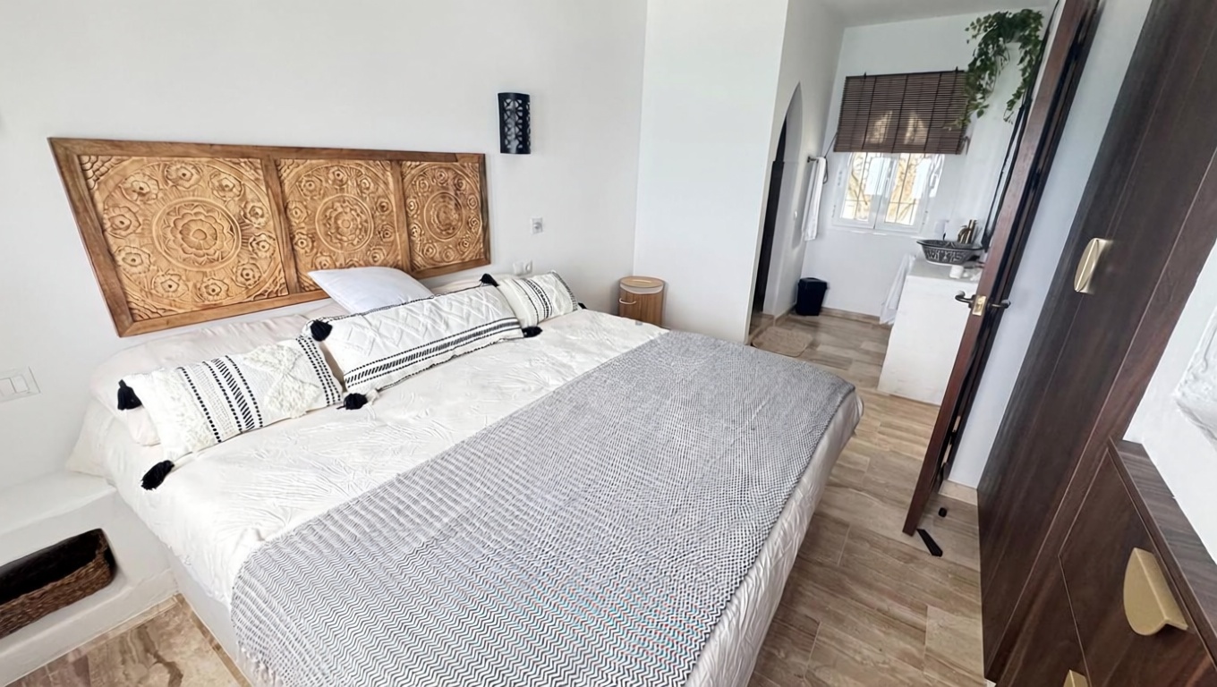 Chalet with direct beach access in Manilva — Bedroom