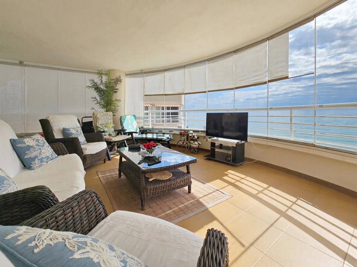 Appartement à vendre pieds dans l'eau à Oropesa del Mar — Séjour
