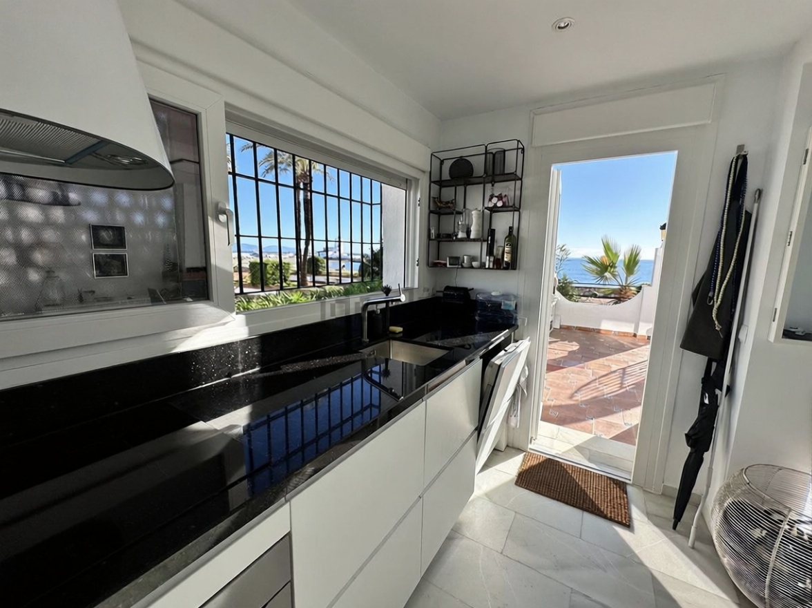 Chalet avec accès direct à la plage à Puerto de la Cruz — Cuisine