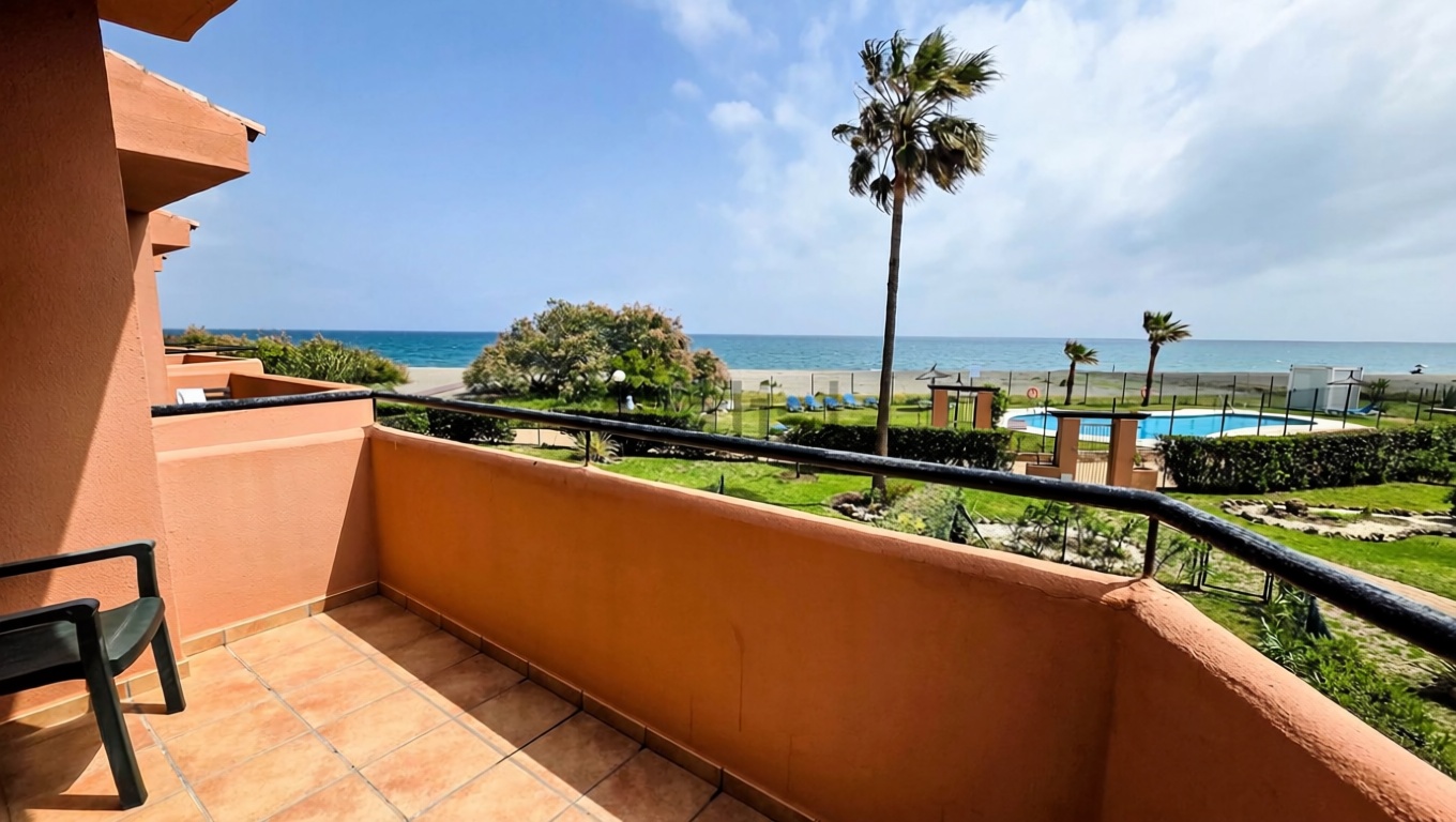 Chalet avec accès direct à la plage à Manilva — Terrasse mer