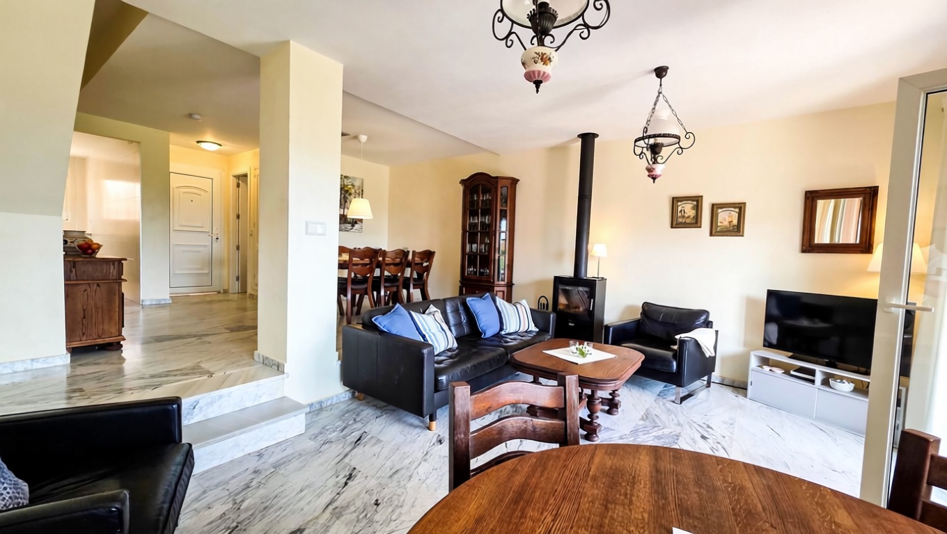 Chalet avec accès direct à la plage à Manilva — Séjour