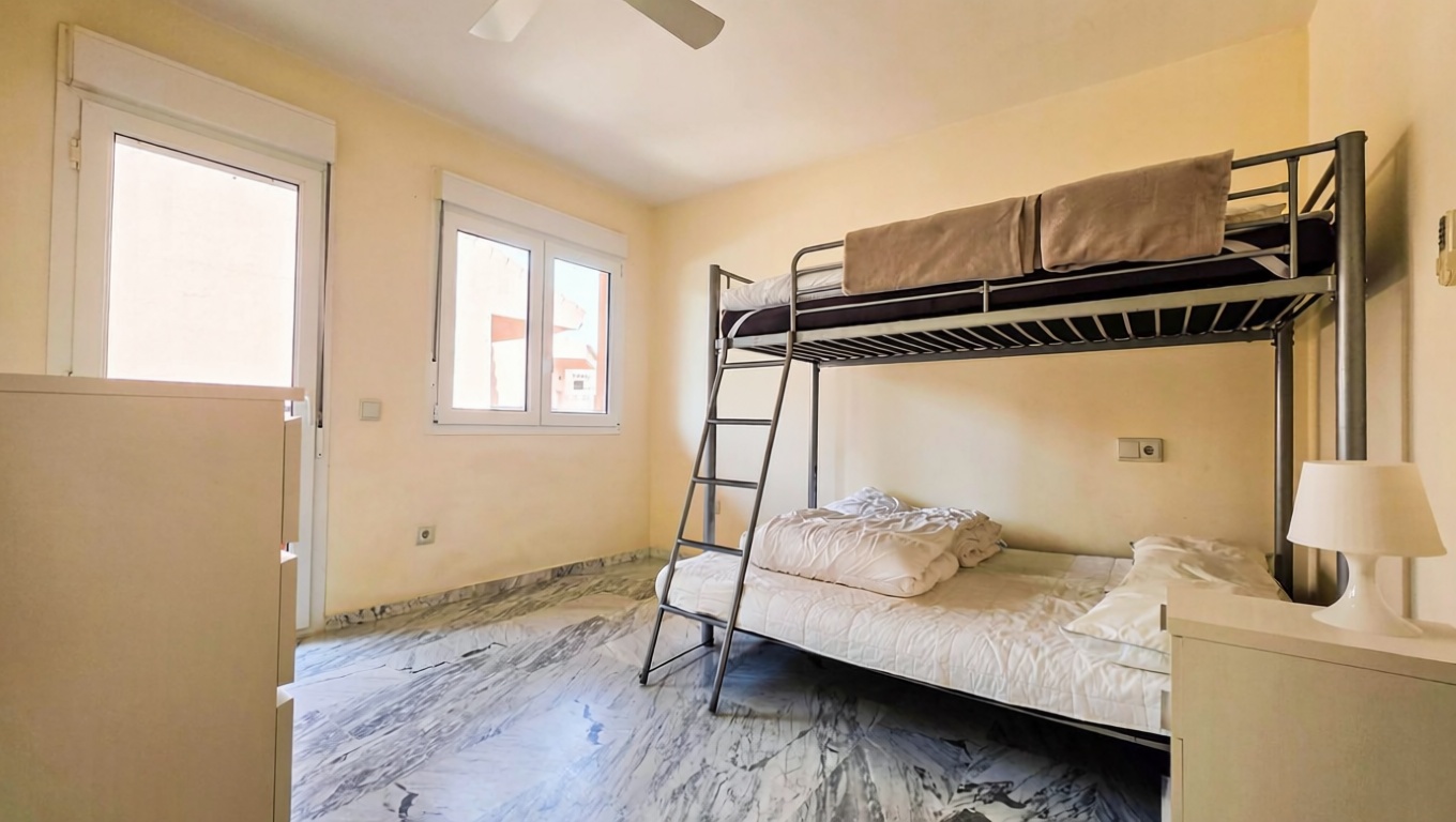 Chalet avec accès direct à la plage à Manilva — Chambre