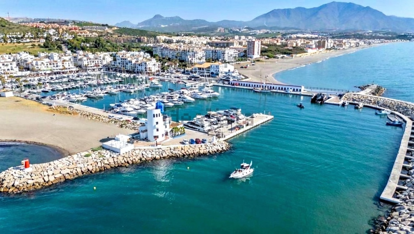 Appartement en première ligne de plage à Manilva — Vue mer