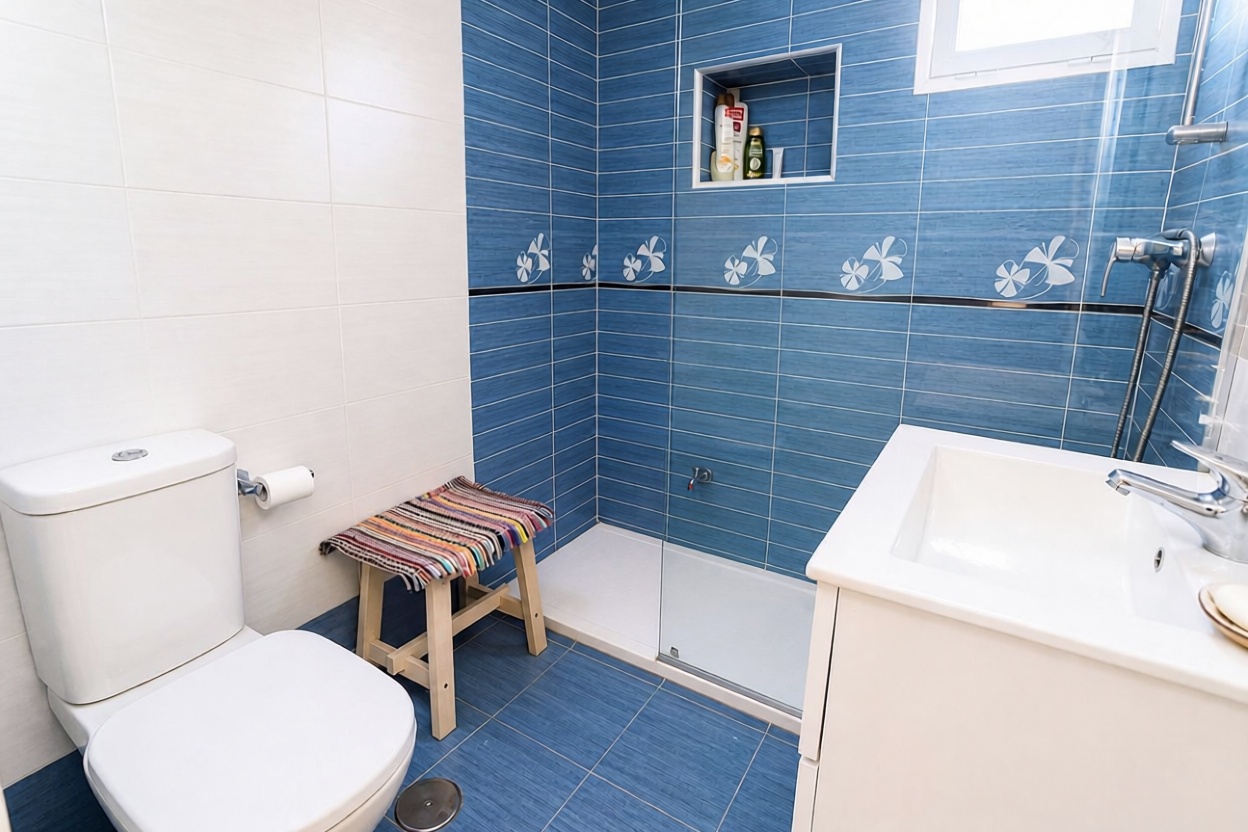Beachfront duplex in Manilva — Bathroom
