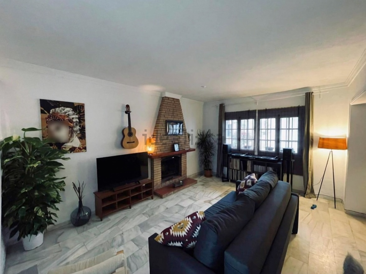 Chalet with direct beach access in Puerto de la Cruz — Living room