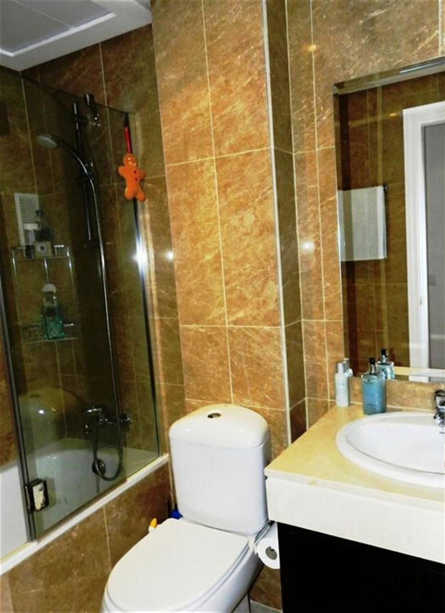 Beachfront flat in Puerto de la Cruz — Bathroom