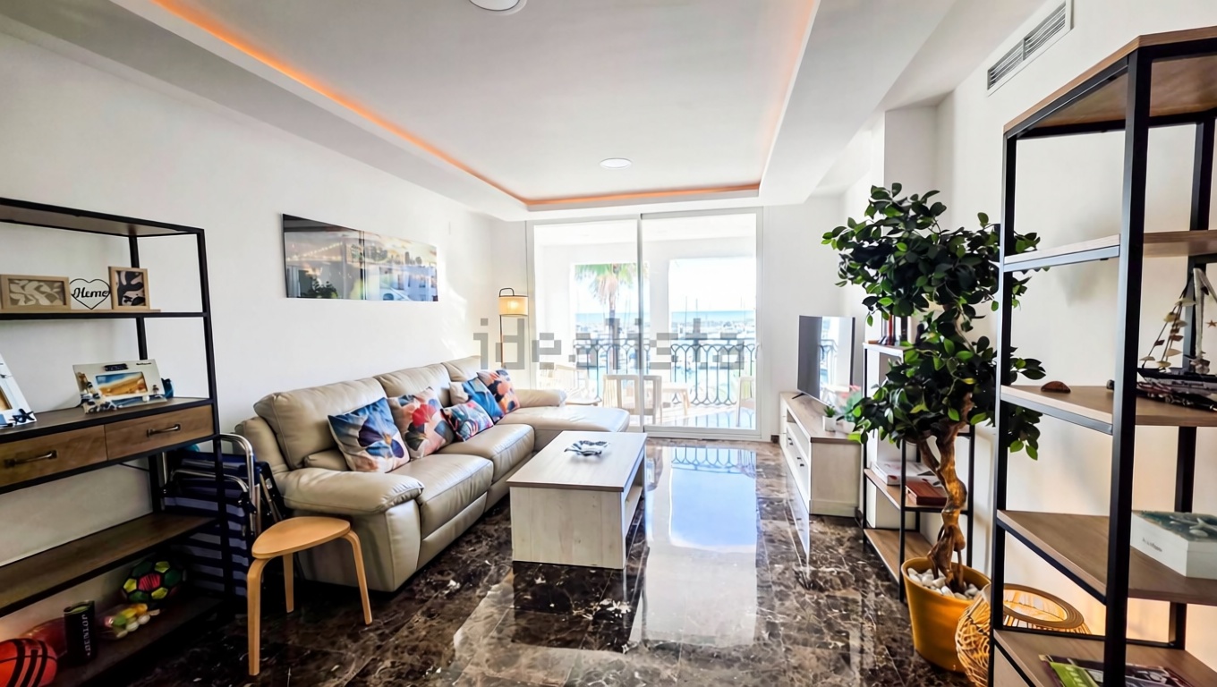 Beachfront flat in Puerto de la Cruz — Living room