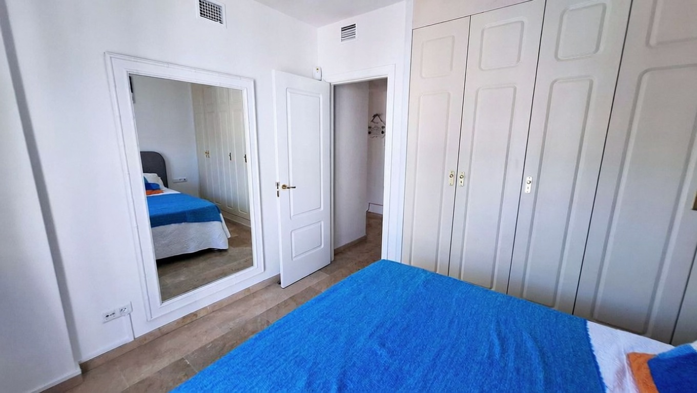 Beachfront flat in Manilva — Bedroom