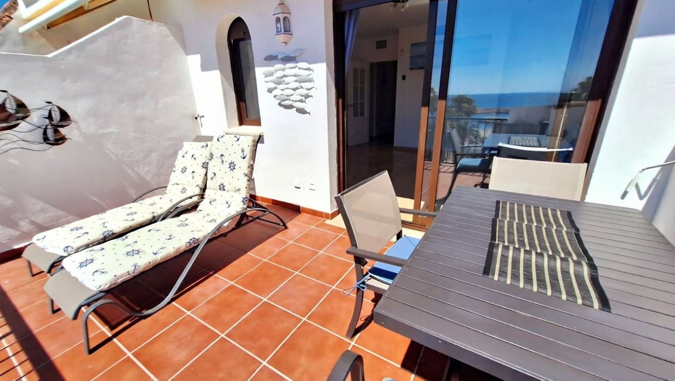 Beachfront flat in Manilva — Bathroom