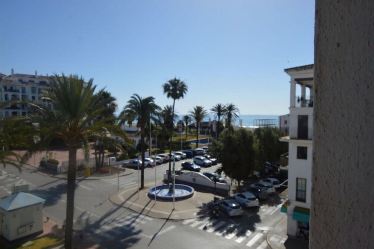Beachfront flat in Puerto de la Cruz — Sea view