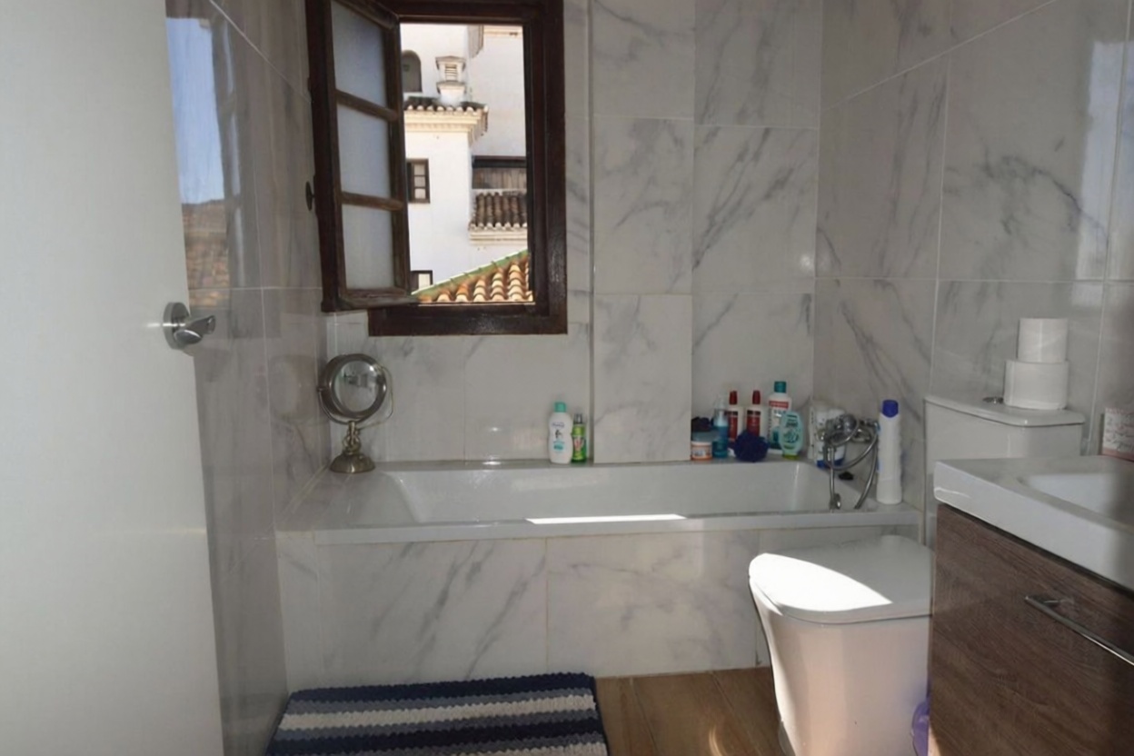 Beachfront flat in Puerto de la Cruz — Bathroom