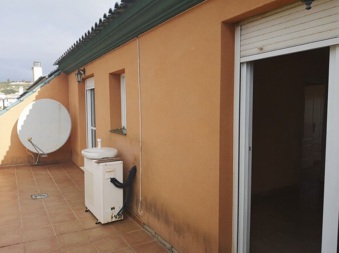 Seafront attic in Manilva