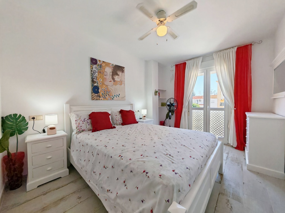 Beachfront flat in Manilva — Bedroom
