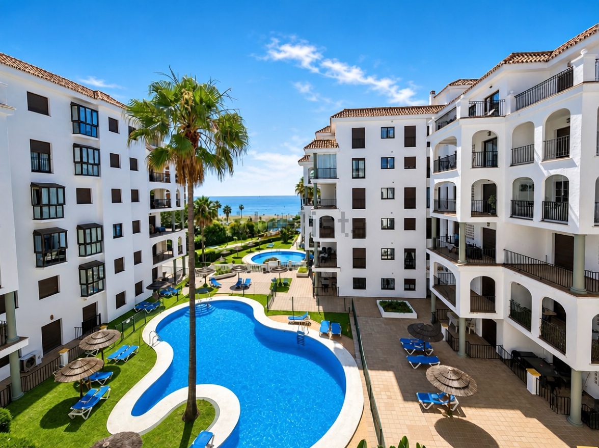 Beachfront flat in Puerto de la Cruz — Sea view