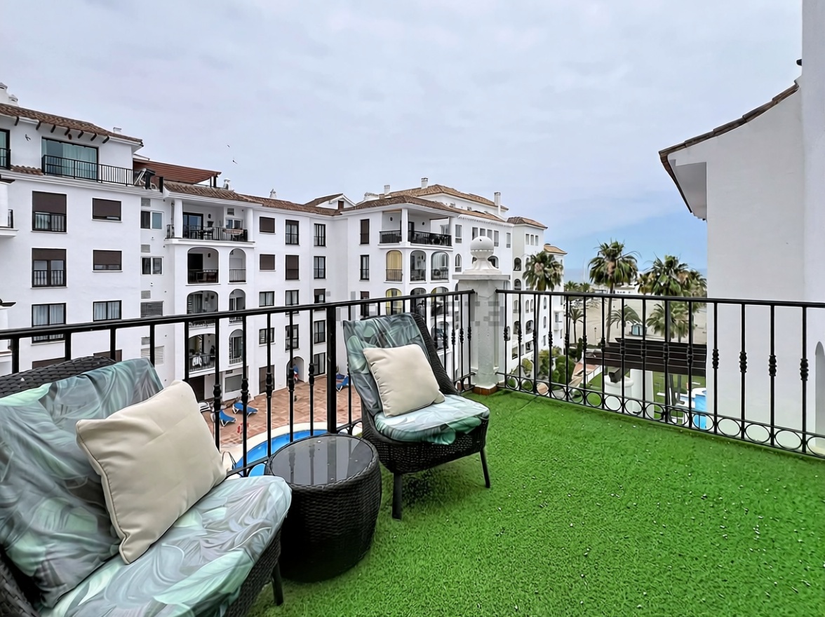 Beachfront flat in Manilva