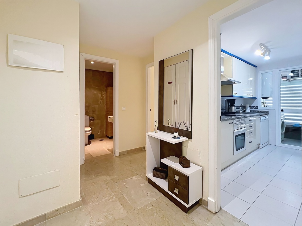 Beachfront flat in Manilva — Kitchen