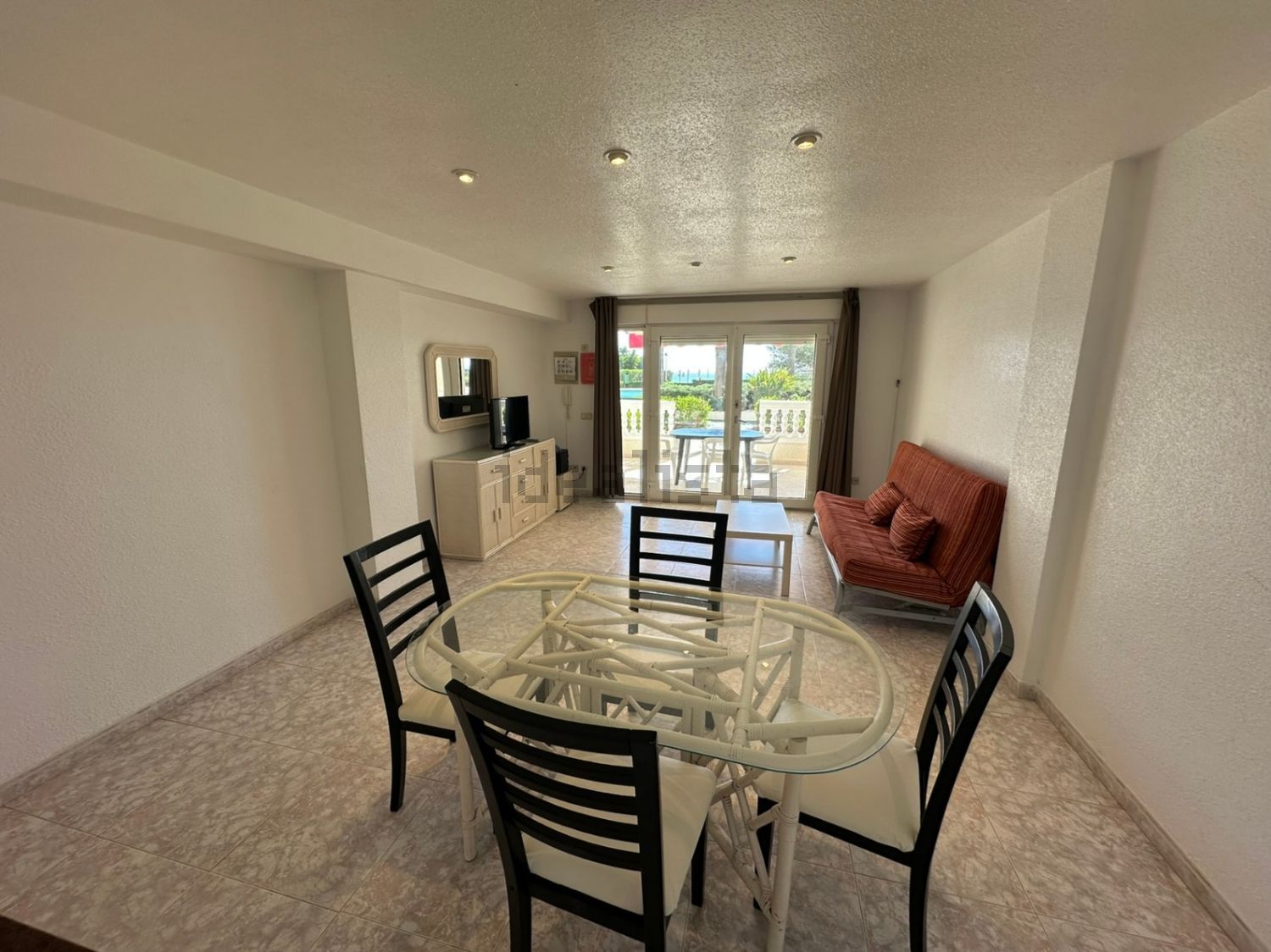 Flat for sale frontline beach in Alcossebre — Living room