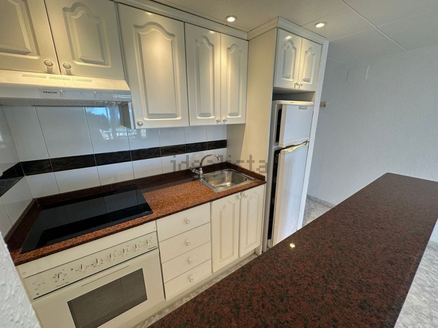 Flat for sale frontline beach in Alcossebre — Kitchen