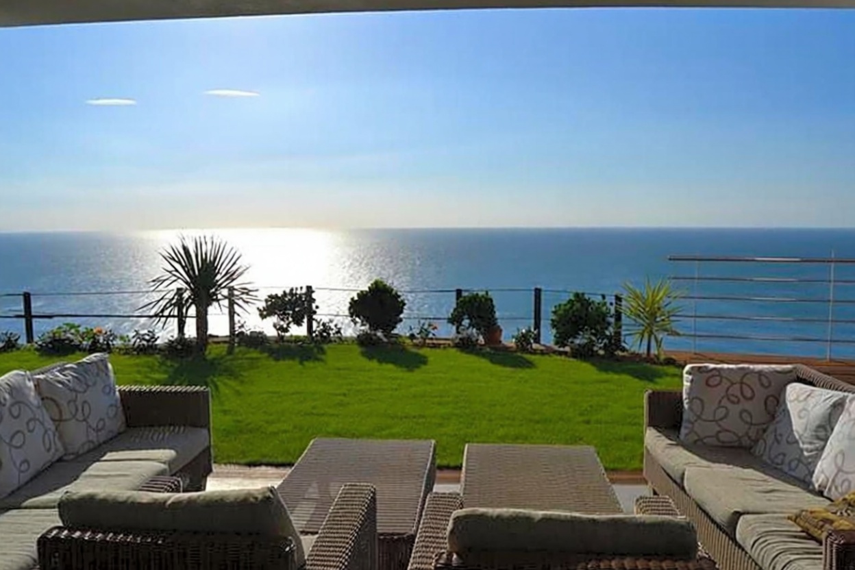 Chalet with direct beach access in Manilva