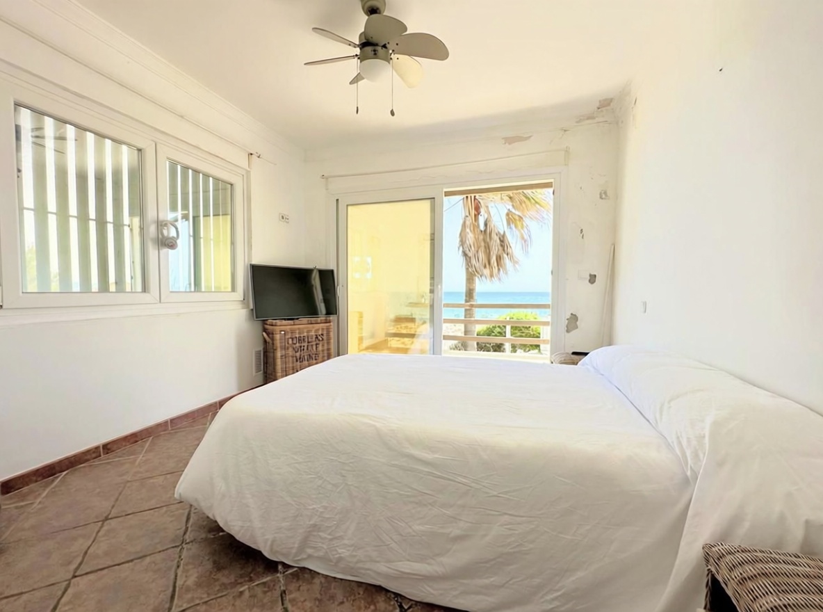 Chalet avec accès direct à la plage à Cullera — Chambre