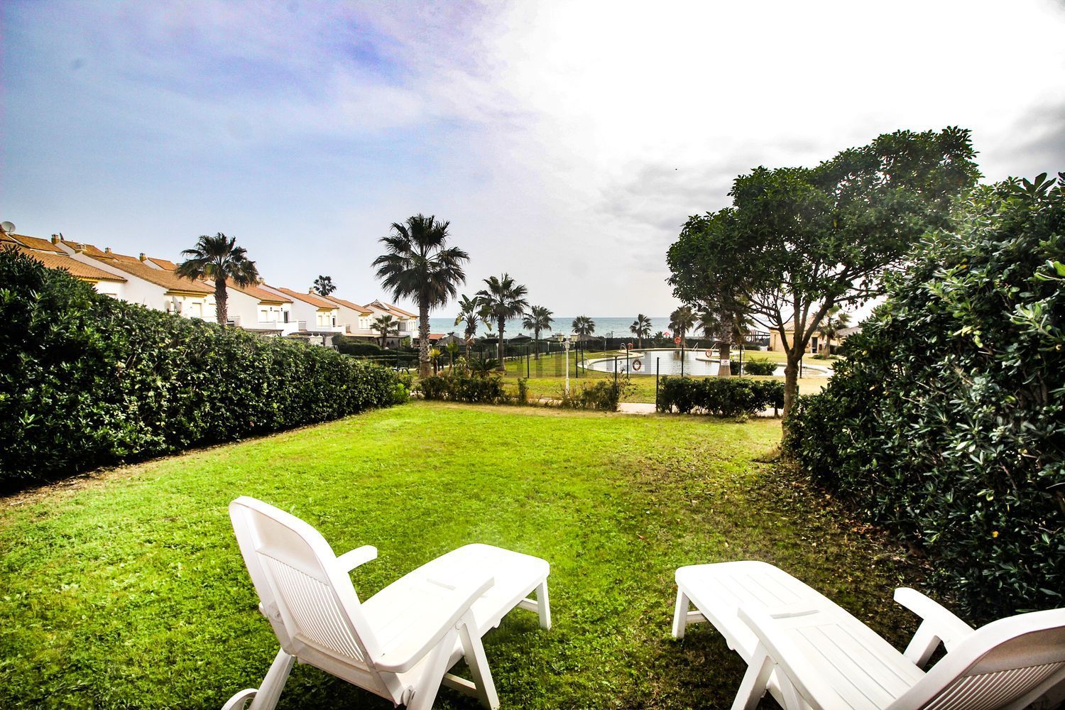 Chalet avec accès direct à la plage à Manilva — Vue mer