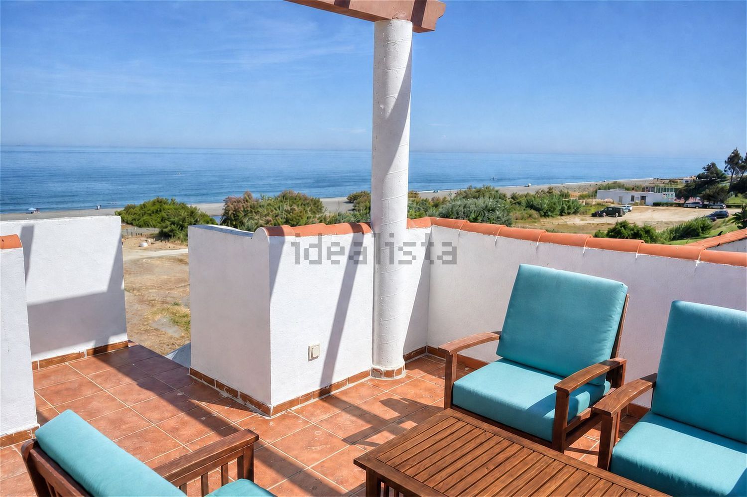 Beachfront duplex in Manilva
