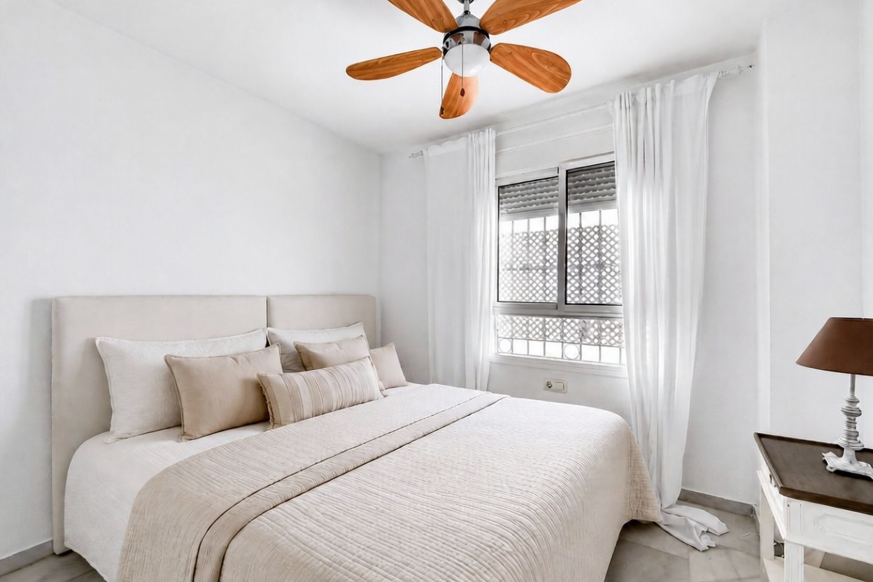 Duplex en première ligne de plage à Manilva — Chambre