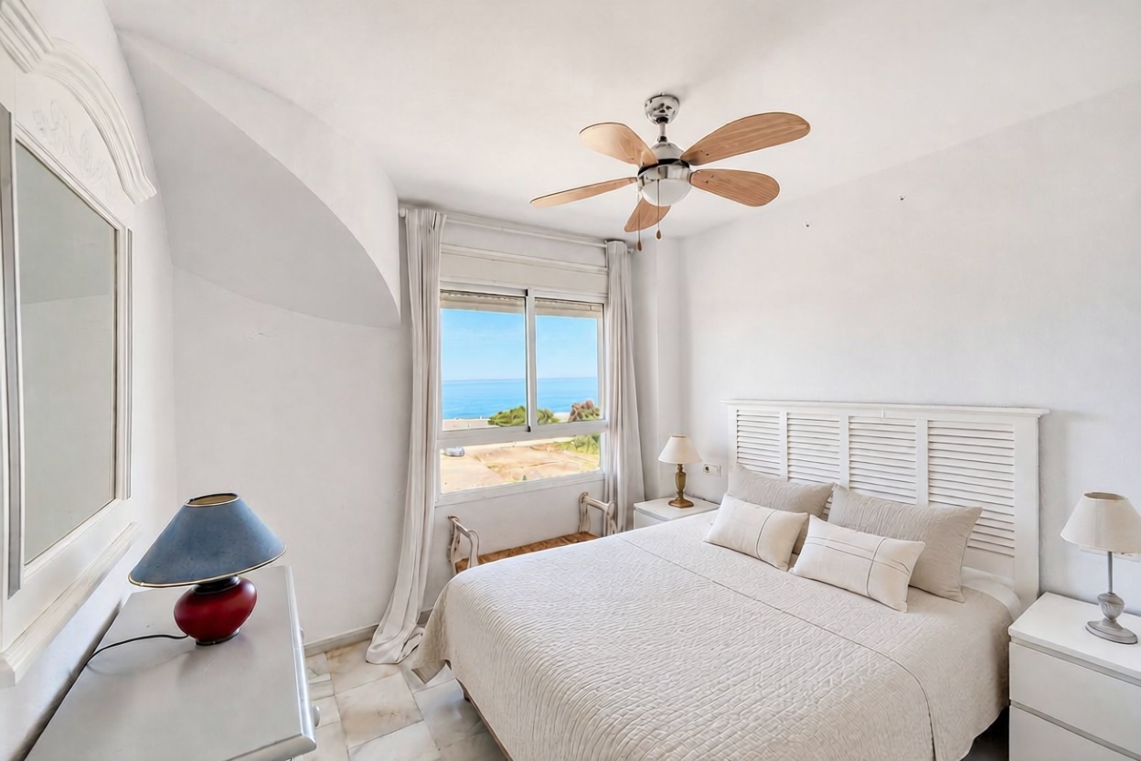 Duplex em primeira linha de praia em Manilva — Quarto