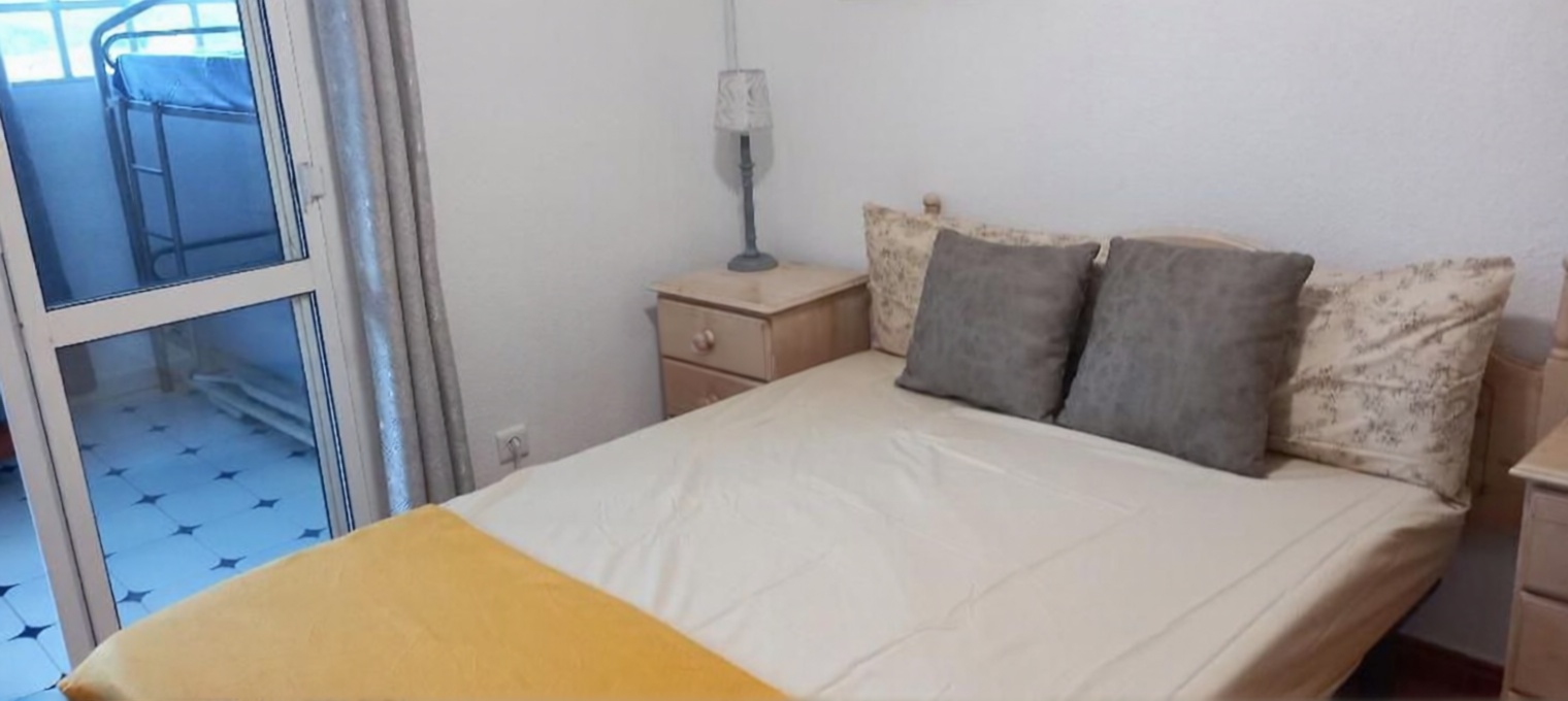 Chalet avec accès direct à la plage à Cullera — Chambre