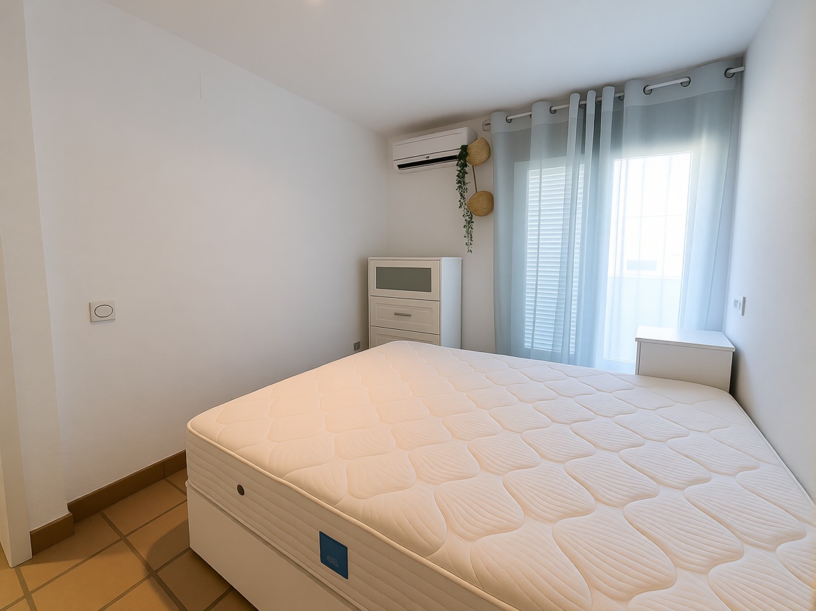 Chalet avec accès direct à la plage à Cullera — Chambre