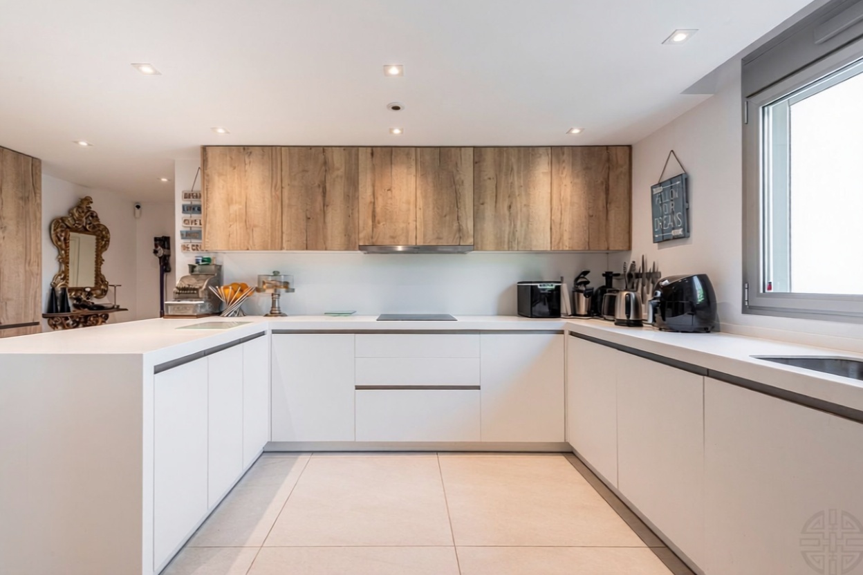 Beachfront flat in Sotogrande — Kitchen