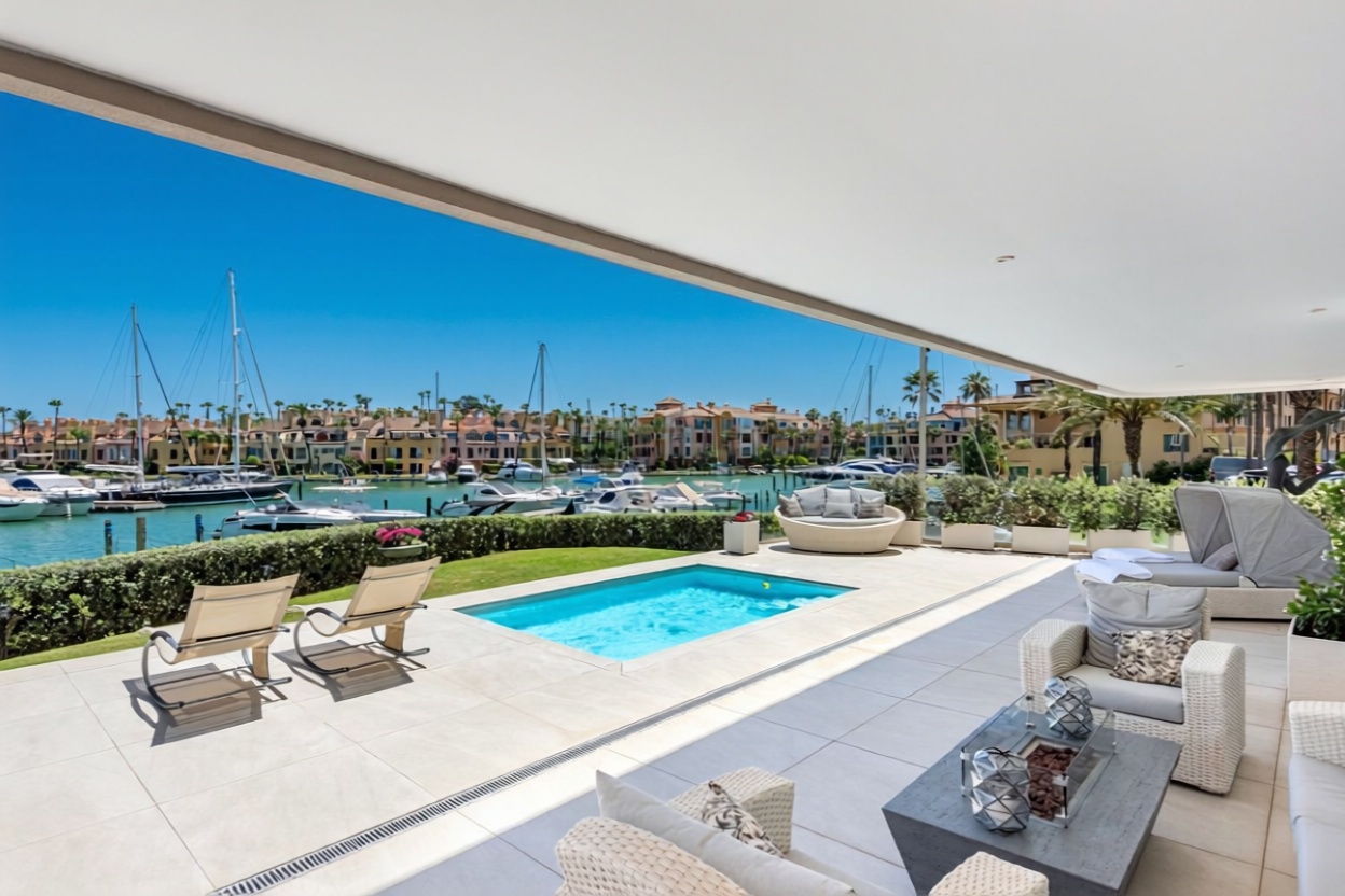 Beachfront flat in Sotogrande — Bathroom